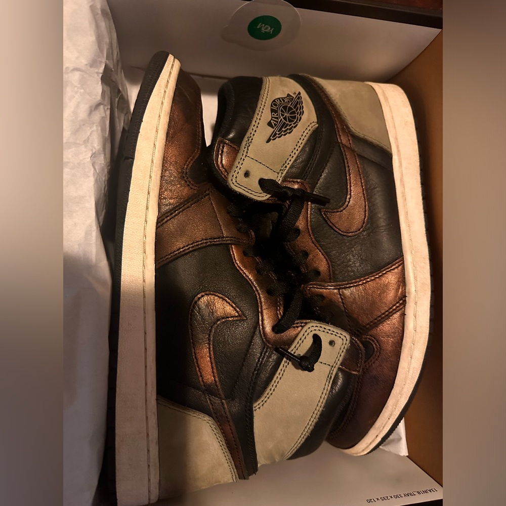 Air Jordan 1 Retro High OG 555088-033 Size 11 Mens Patina colorway